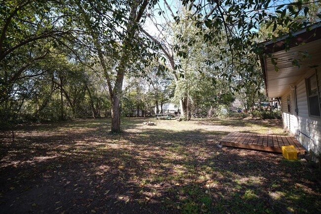 Building Photo - 318 Meadowbrook Ln