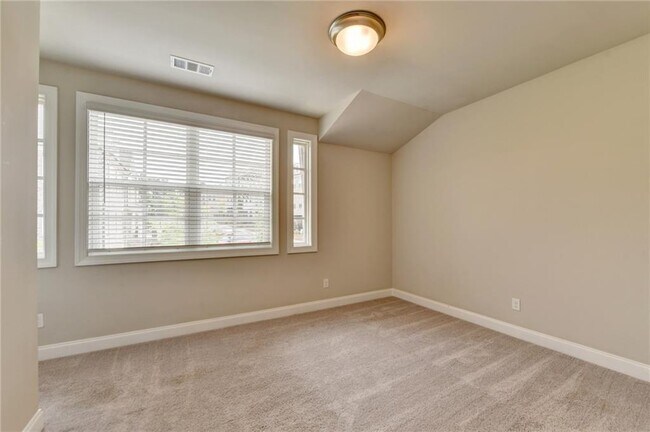 Building Photo - 336 Atley Pl