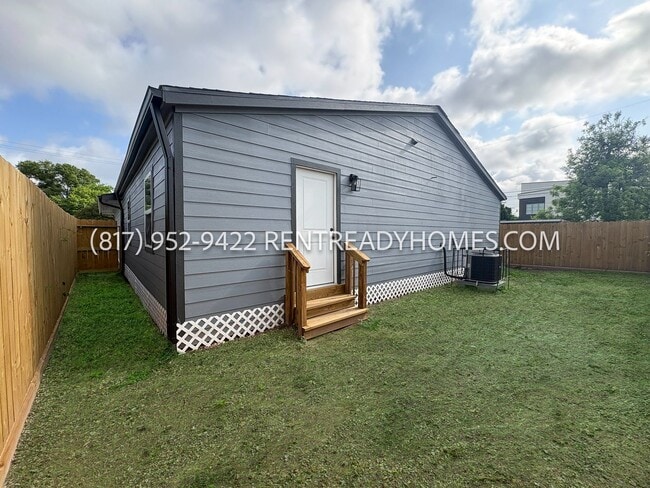 Building Photo - 1416 Fairbanks St