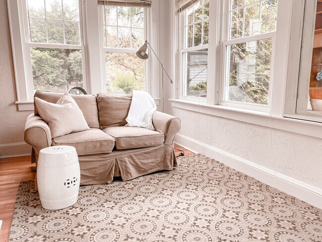 4 season sun room - 61 Lexington Pky