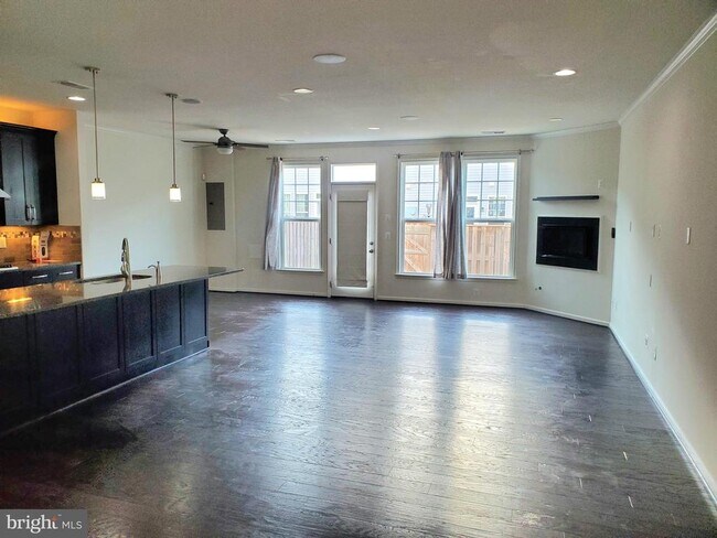 Building Photo - 42318 Benfold Square