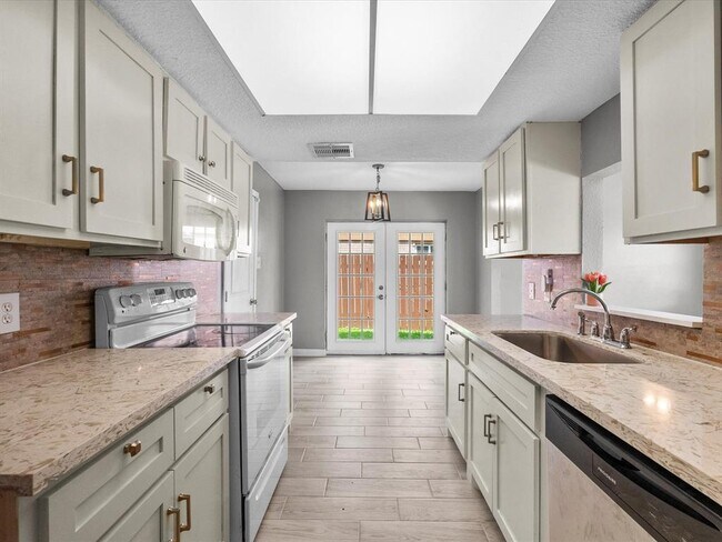Building Photo - 11731 Flushing Meadows Dr