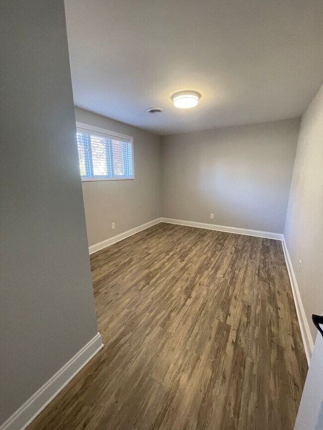 Building Photo - 4 Bedroom - 3 Bath Home with a 2 car garage in Farragut