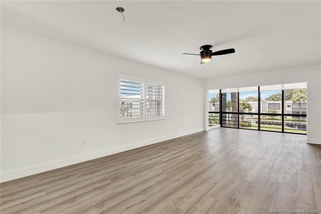 Building Photo - 1950 SW Palm City Rd