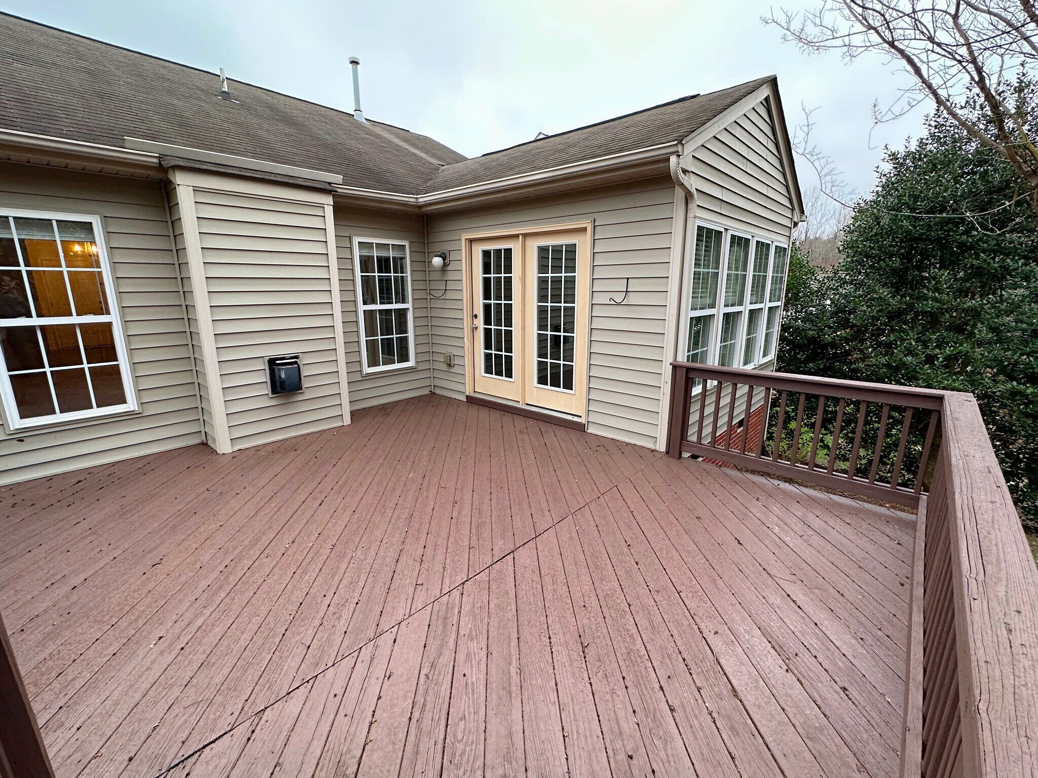 Deck - 2018 Southridge Drive