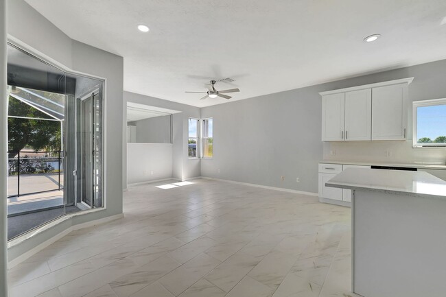 Building Photo - A BOATER'S PARADISE WITH THIS STUNNING 3 B...