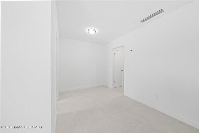 Building Photo - 154 Crescent Beach Dr