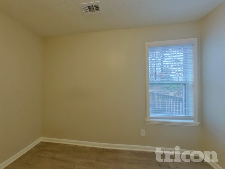 Building Photo - 6027 Running Deer Rd