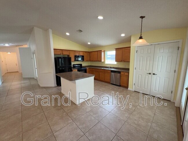 Building Photo - 4857 Makenna Cir