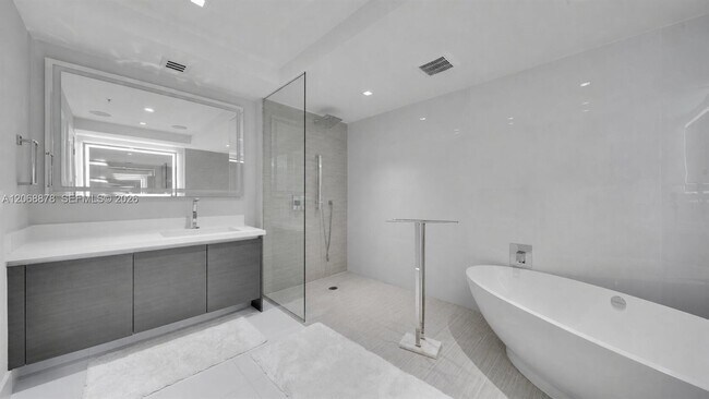 Building Photo - 330 Sunny Isles Blvd