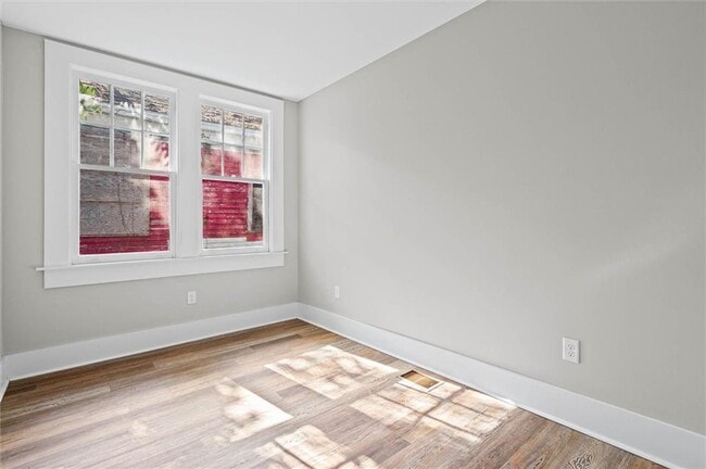 Building Photo - 957 Savannah St