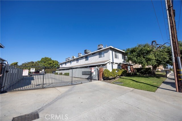 Building Photo - 9307 Ramona Blvd