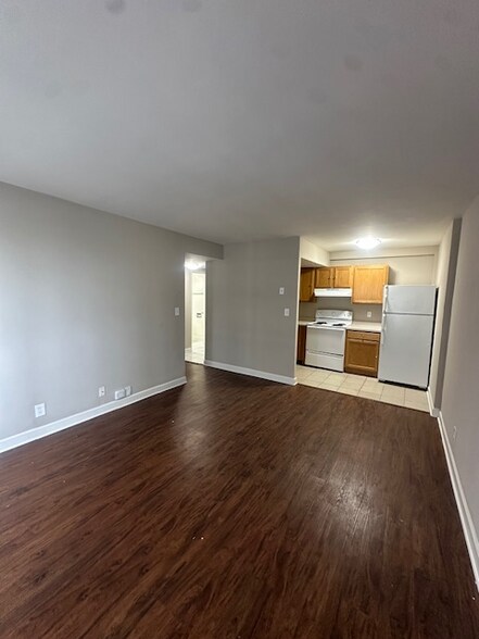 Primary Photo - 1646 N Prospect Ave