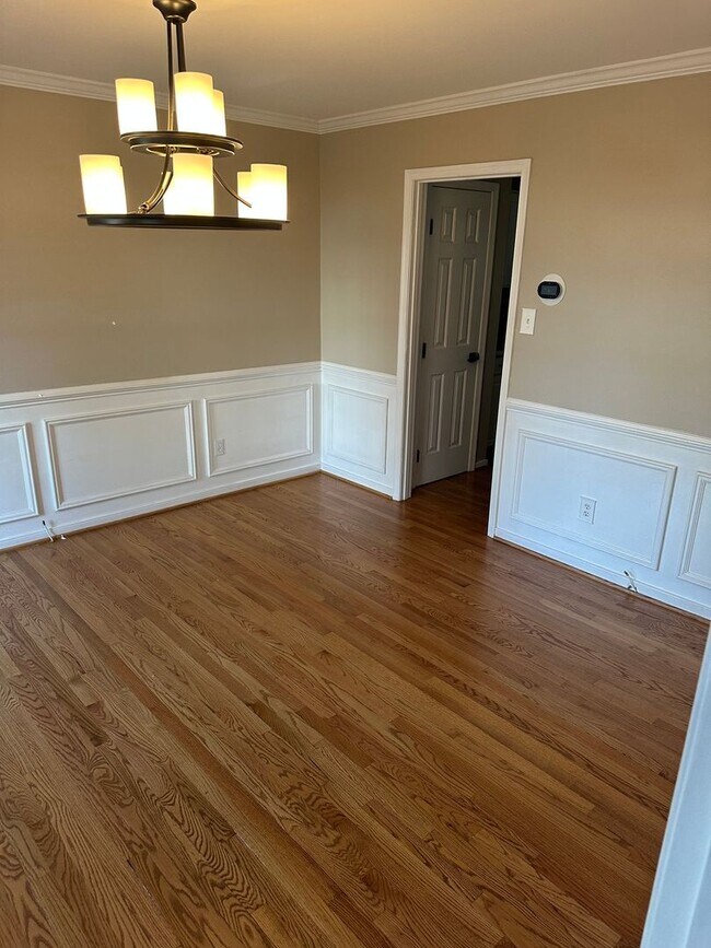 Building Photo - 3000 Sandy Bluff Pl