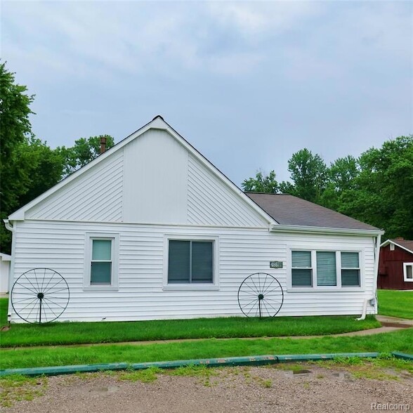 Primary Photo - 48677 Sugarbush Rd