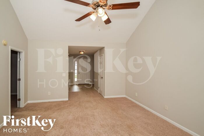 Building Photo - 4005 Cambridge Dr