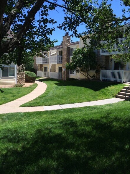 Building Photo - 8555 Fairmount Dr