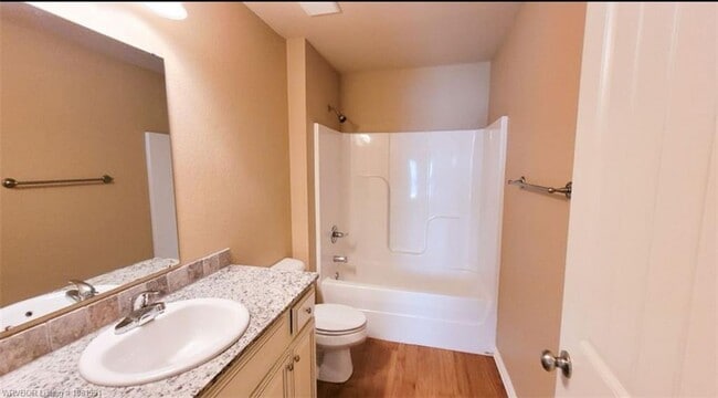 Building Photo - 1212 Mesa Dr