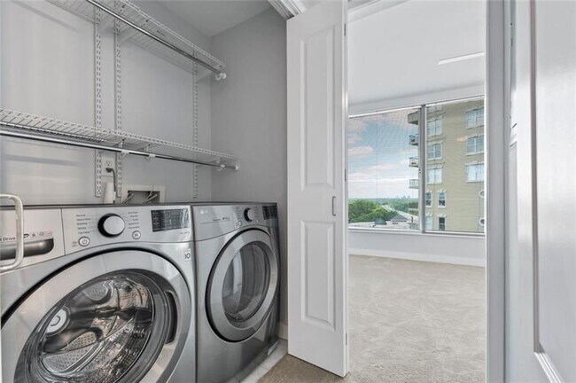 Building Photo - 3338 Peachtree Rd