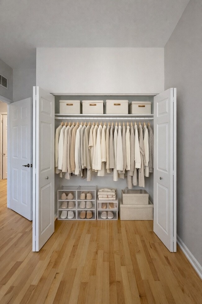 Building Photo - 1351 W Altgeld St