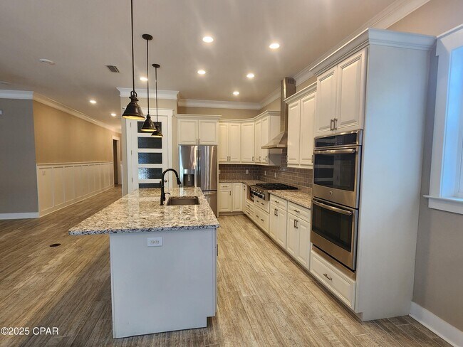 Building Photo - 3816 Mariner Dr