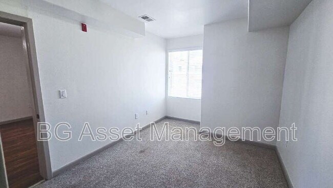 Building Photo - 1459 MacArthur Blvd