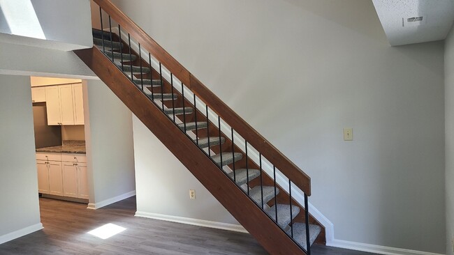 Building Photo - Top Floor Two-Level Condo in Tiers of Silv...