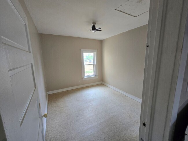 Building Photo - 3 Bedroom house