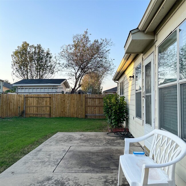 Building Photo - 14927 Sugar Sweet Dr