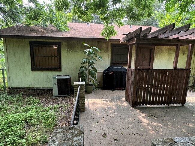 Building Photo - 905 Tillery St