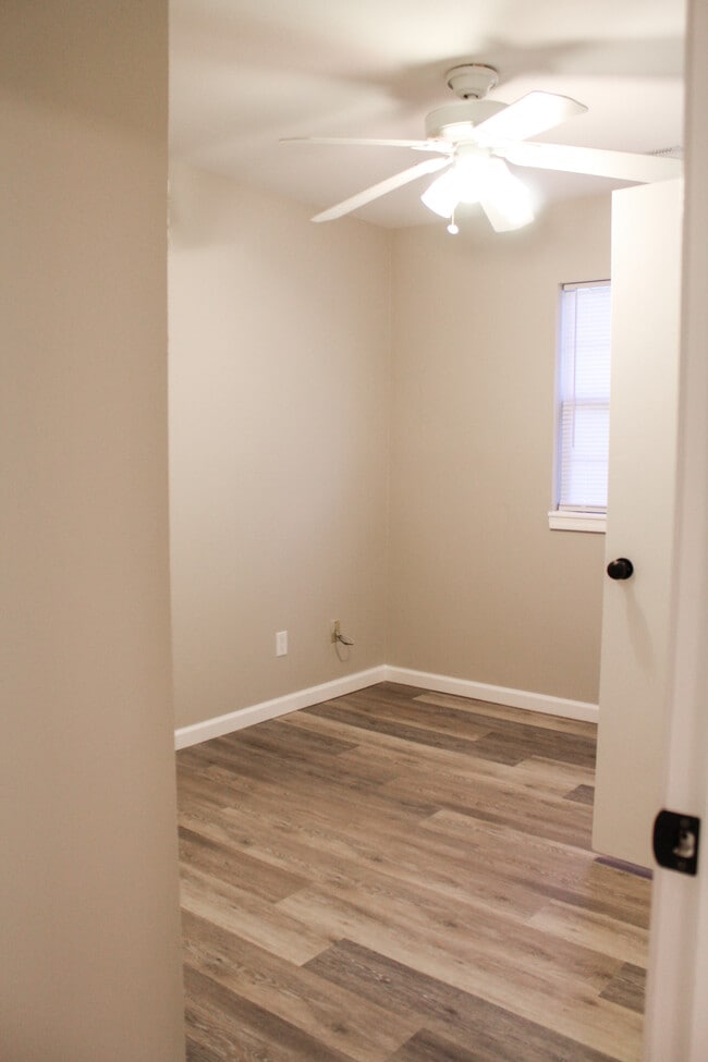 Building Photo - 542 Glacier Dr