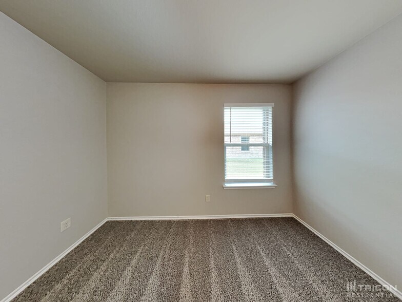 Building Photo - 336 Carlyle St