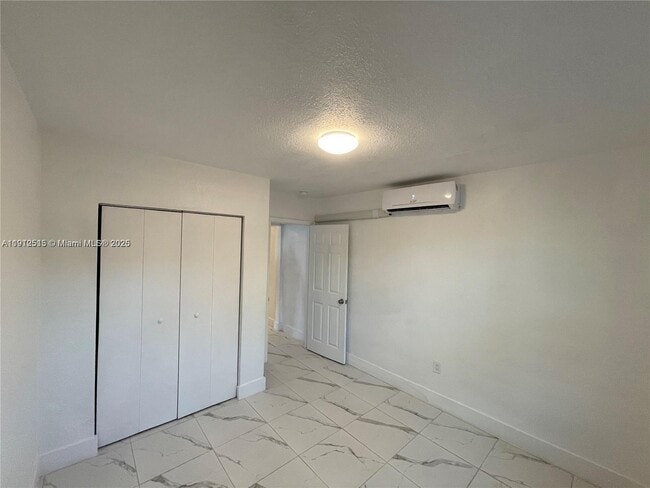 Building Photo - 1652 Madison St