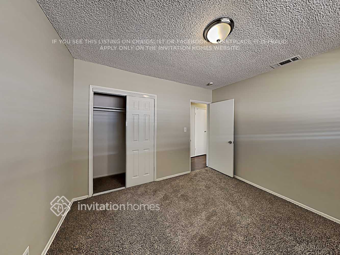 Building Photo - 13618 Saranac Dr