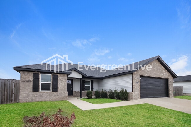 Building Photo - 428 N Wyandotte St