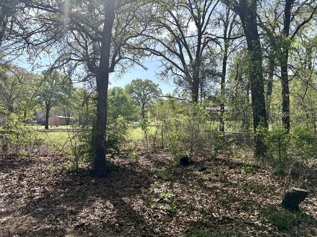 Building Photo - 90 White Tail Ln