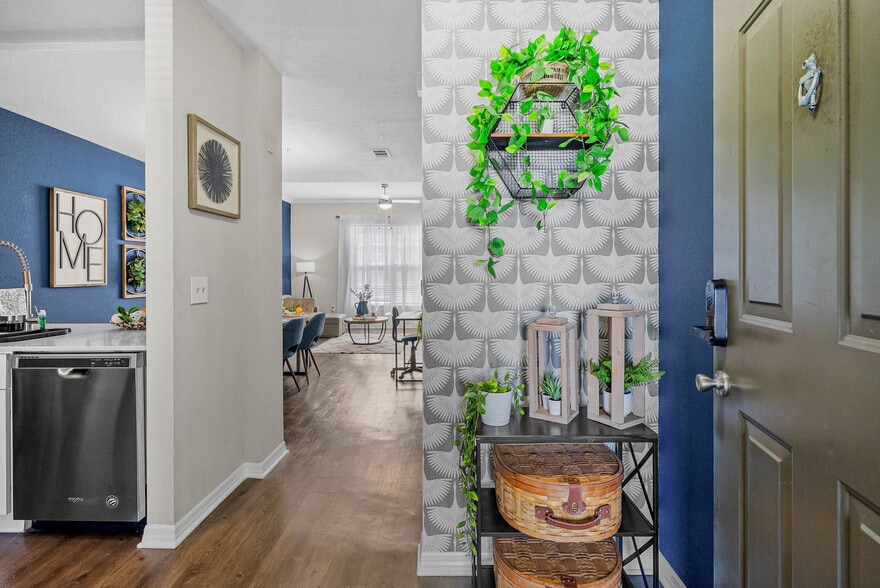 Building Photo - 10142 Montague St