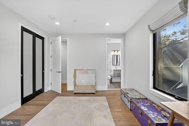 Building Photo - 5310 Dorsett Pl NW