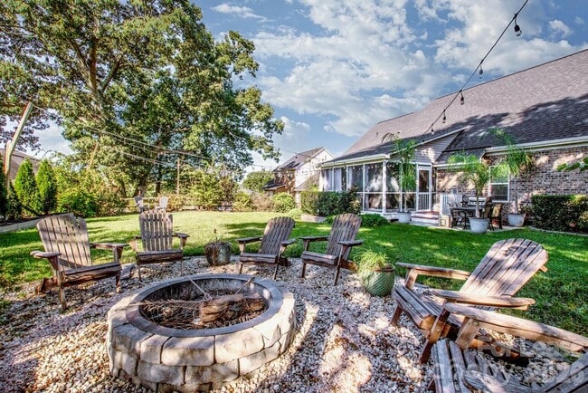 Building Photo - 111 River Birch Cir