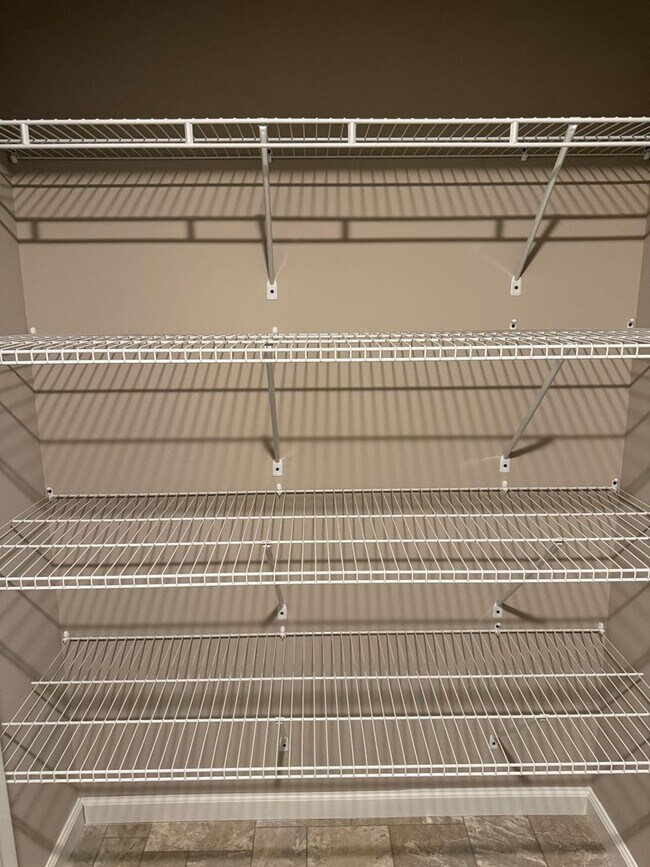 Building Photo - 243 Woodridge Dr