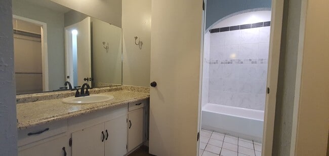 Building Photo - LOVELY 3 bedroom 2 bath home COMING SOON!