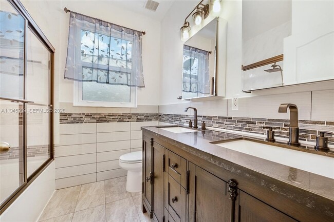 Building Photo - 1158 NW 135th Ct