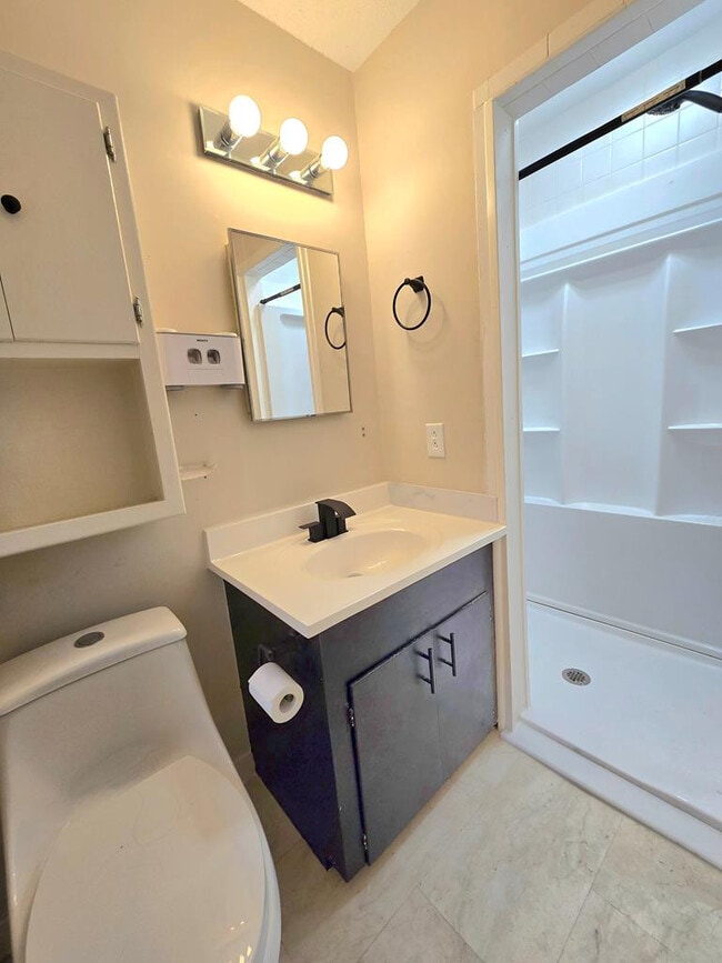 Building Photo - 3 Valleybrook Ct