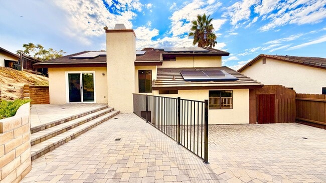 Building Photo - Wonderful Split-level Home with Spacious B...