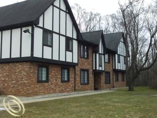 Building Photo - 2049 Duck Lake Rd N