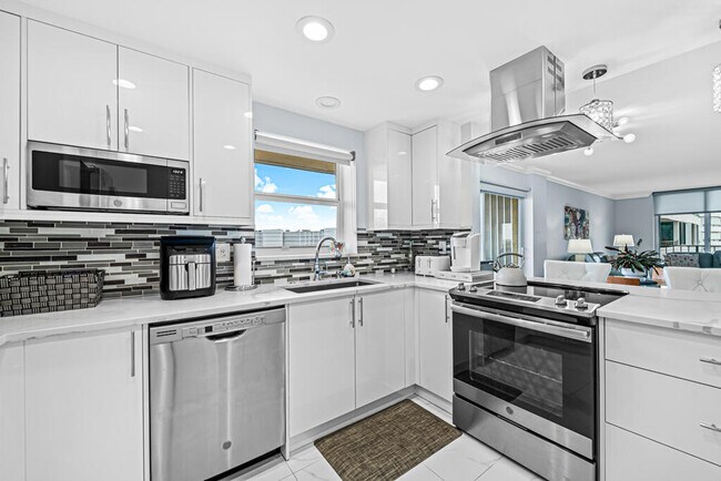 Primary Photo - 3581 S Ocean Blvd