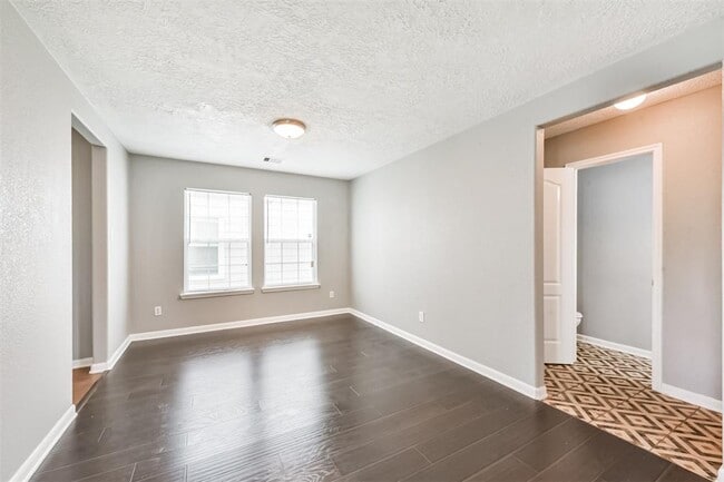 Building Photo - 22218 Orchard Dale Dr