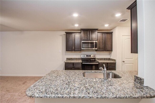 Building Photo - Charming 3BR House in Cleveland