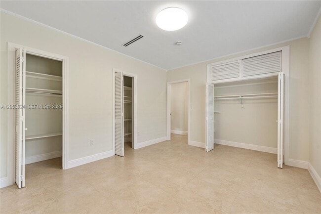 Building Photo - 516 Gerona Ave