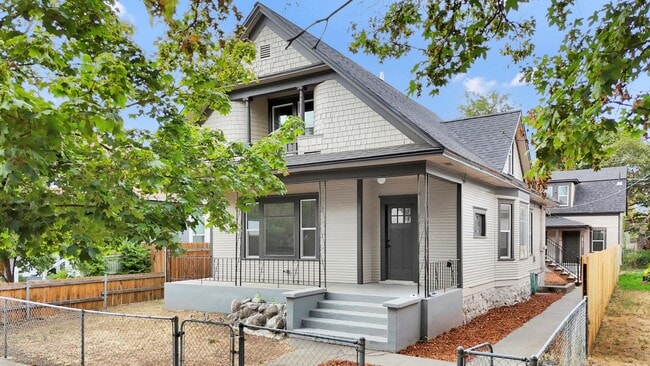 Building Photo - Lovely 1-Bedroom Unit in the heart of Spokane